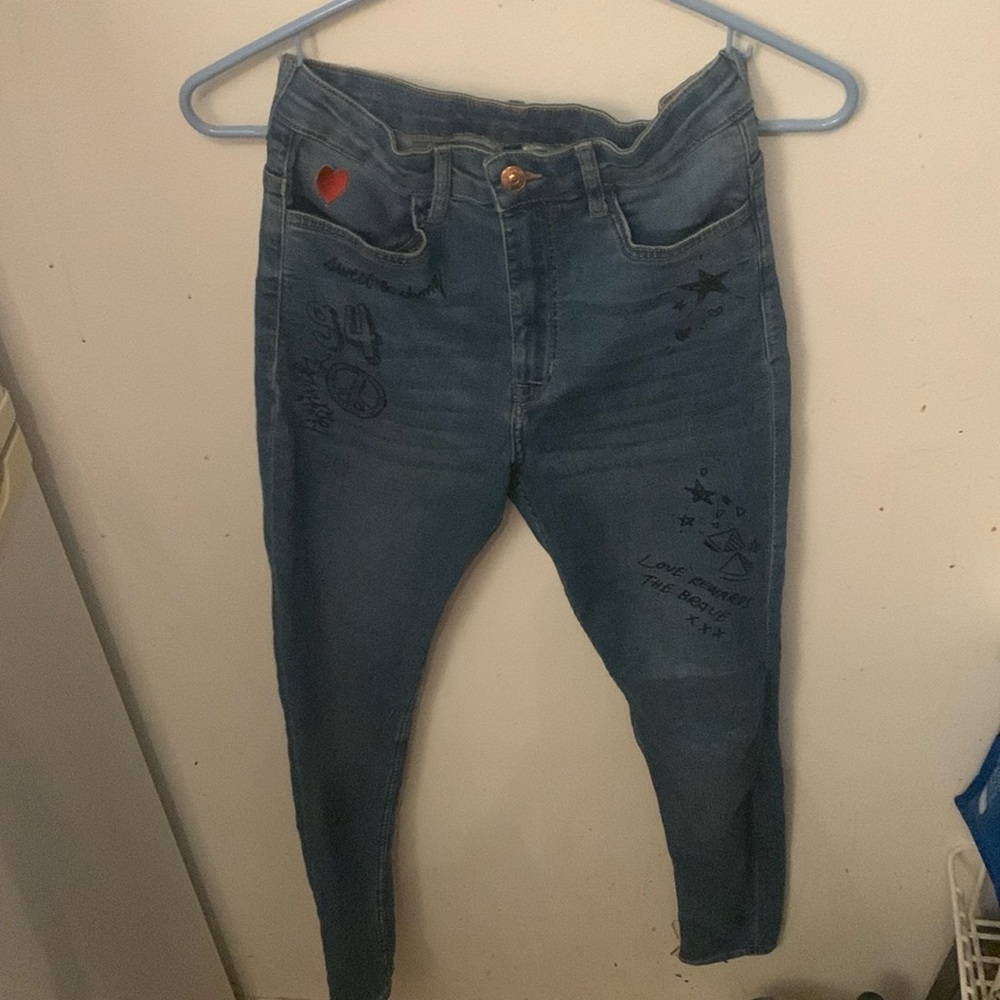Awesome Embroidered Heart H and M Divided Custom Designed Blue Jeans SZ 8